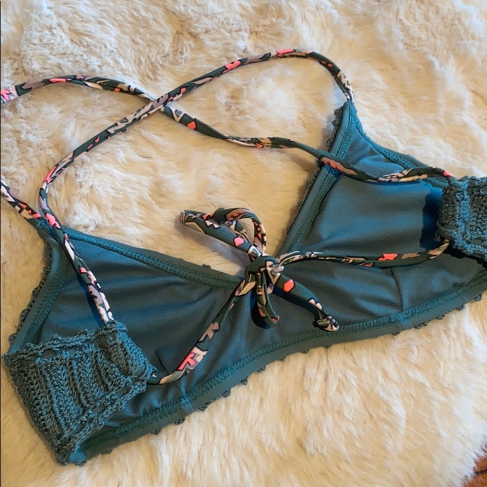 NWOT Crochet bikini top - Picture 3 of 4